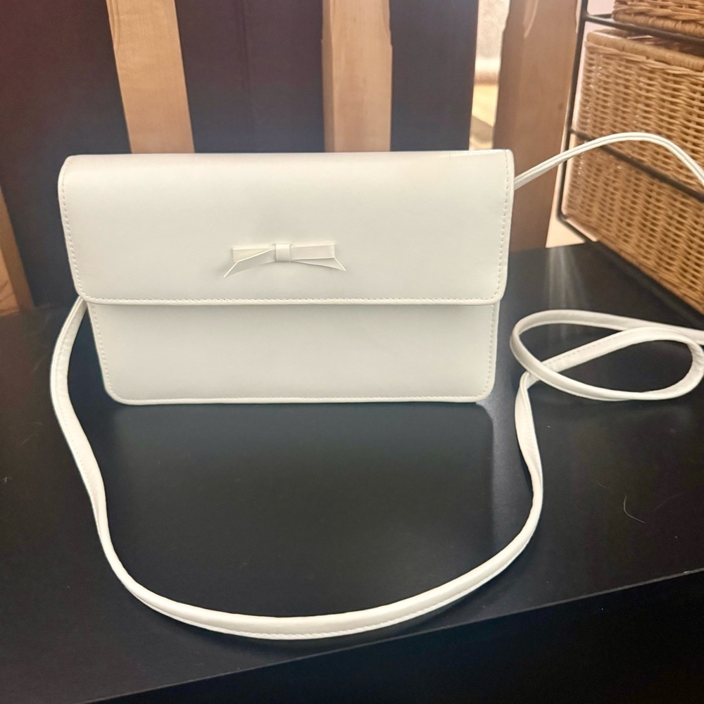 Goldco Elegant White Crossbody Bag with Bow Accent